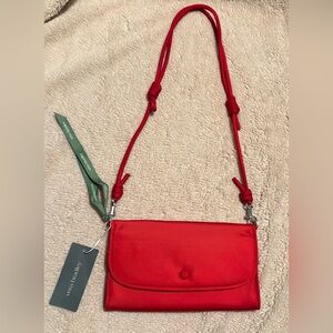 NWT Vera Bradley Wildwood Wallet Crossbody - Goji Berry Red